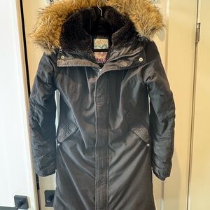 Taking any reasonable offer! TNA Aritzia Parka Black Jacket Faux Fur Trim S